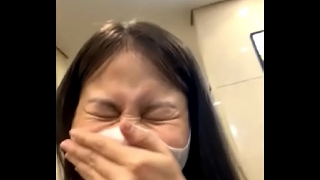 Em hotgirl tự sướng khoe con hàng lông dâm đãng ngoài đường - PHE18